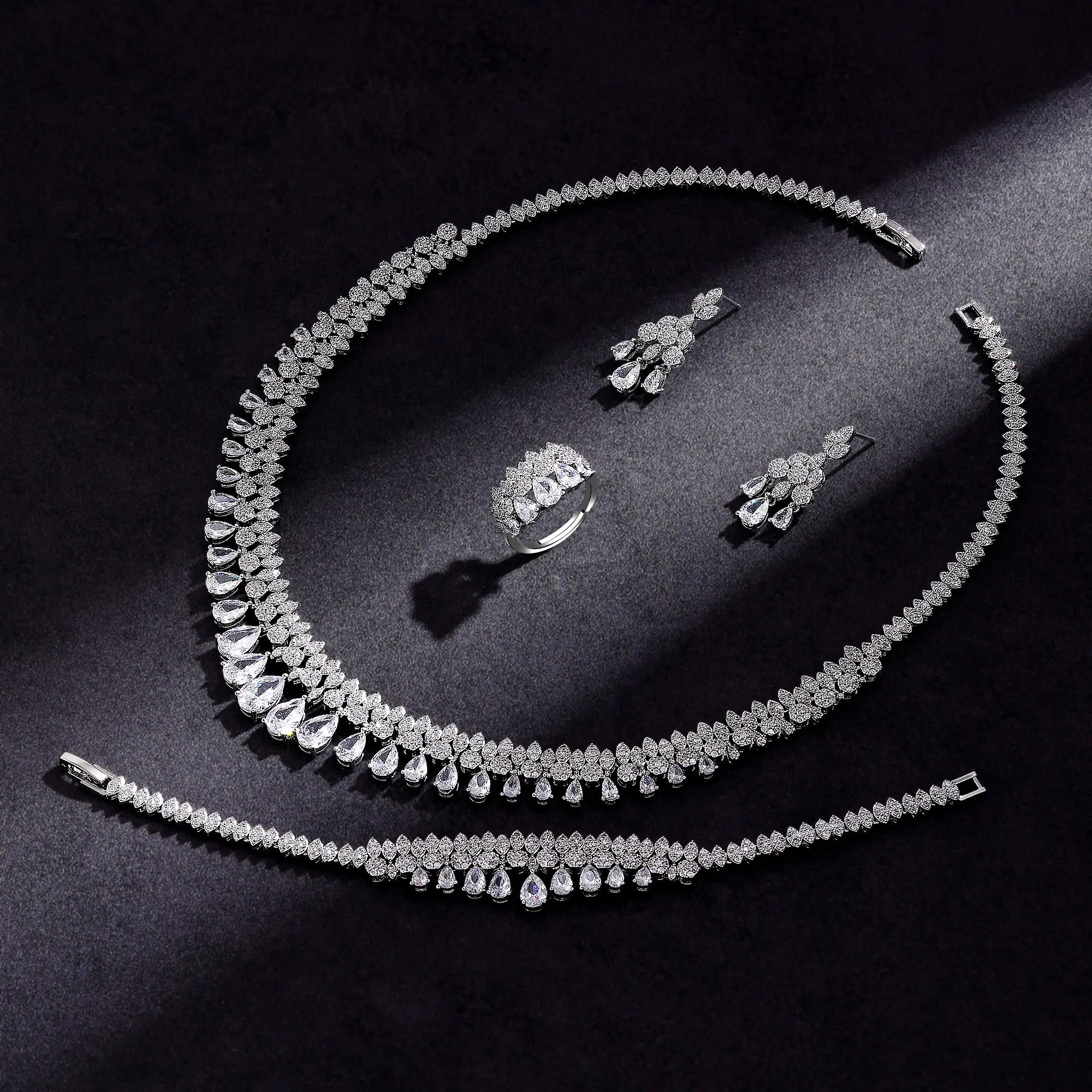 Luxury White Cubic Zirconia Bridal Jewelry Set Brides Accessories Tassel Water Drop Necklace Earring 4pcs Set for Wedding Party