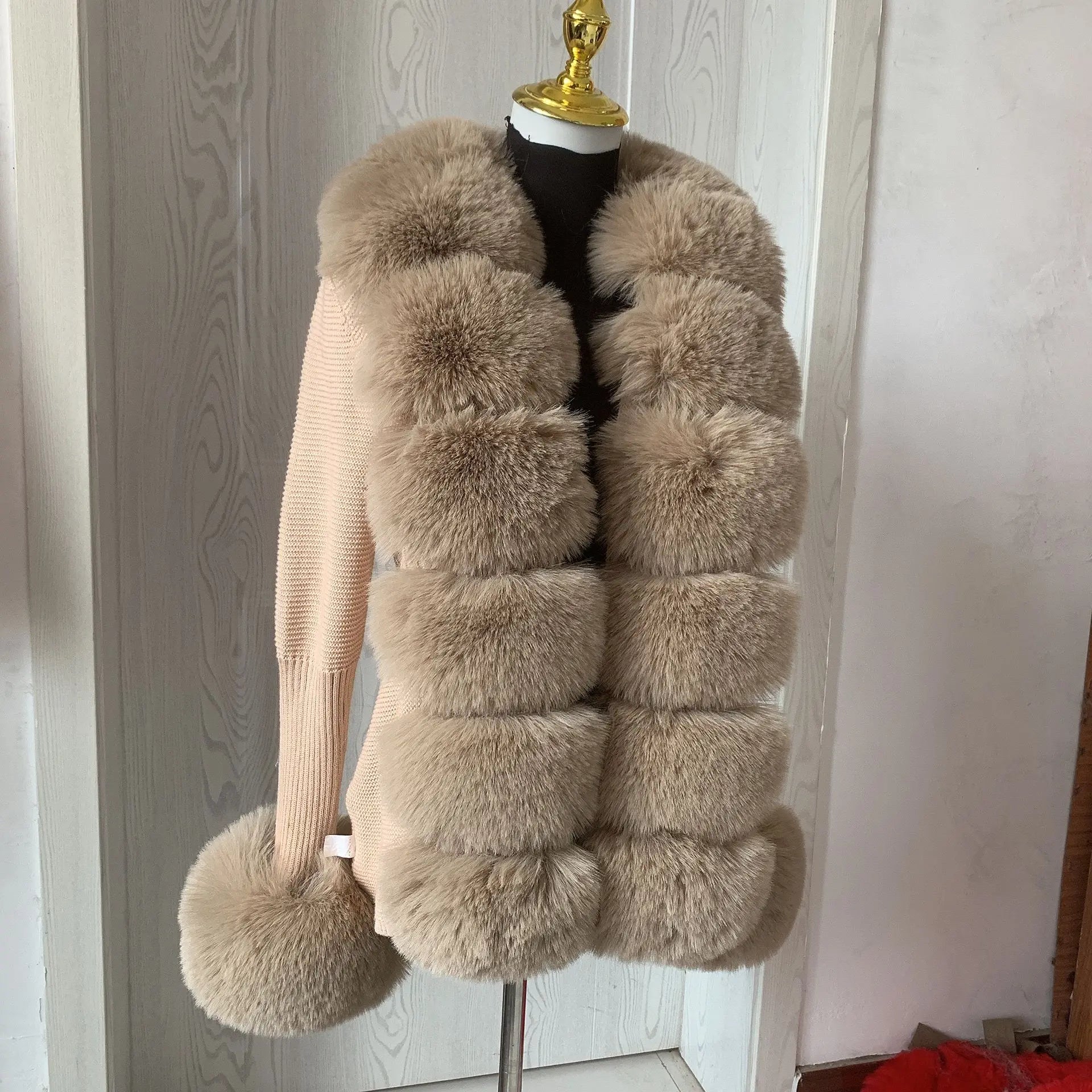 Women Faux Fur Knit Sweater cardigan Spring Autumn elegant Knitted sweater with faux fox fur collar Ladies Fashion Coat fur coat