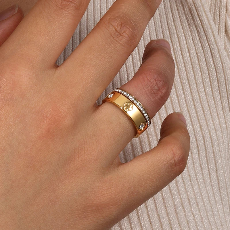 French Clover High Quality Stainless Steel Shiny Zircon Rings Set For Women 18K-Gold-plated Waterproof Not Fading Rings NEW