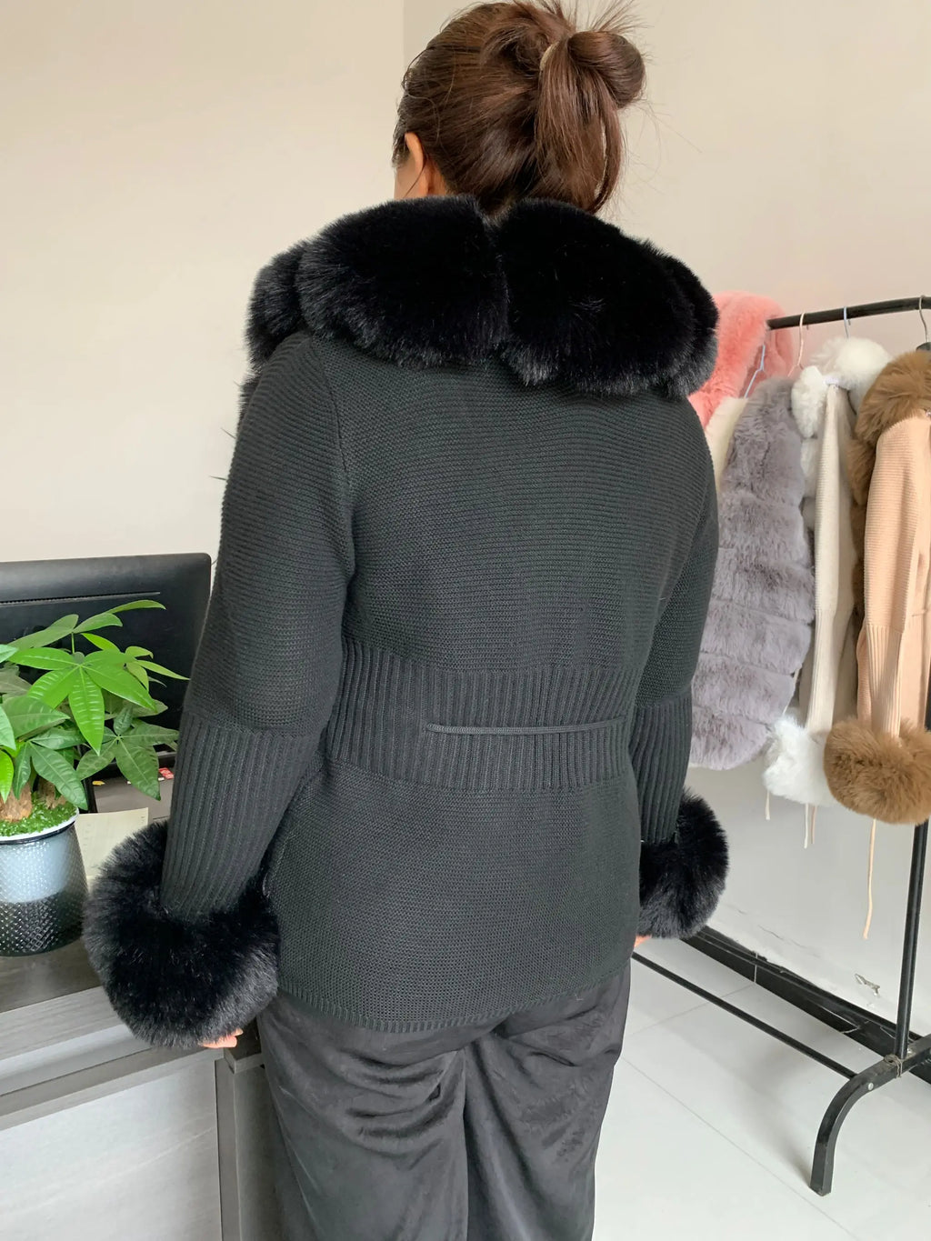 Women Faux Fur Knit Sweater cardigan Spring Autumn elegant Knitted sweater with faux fox fur collar Ladies Fashion Coat fur coat