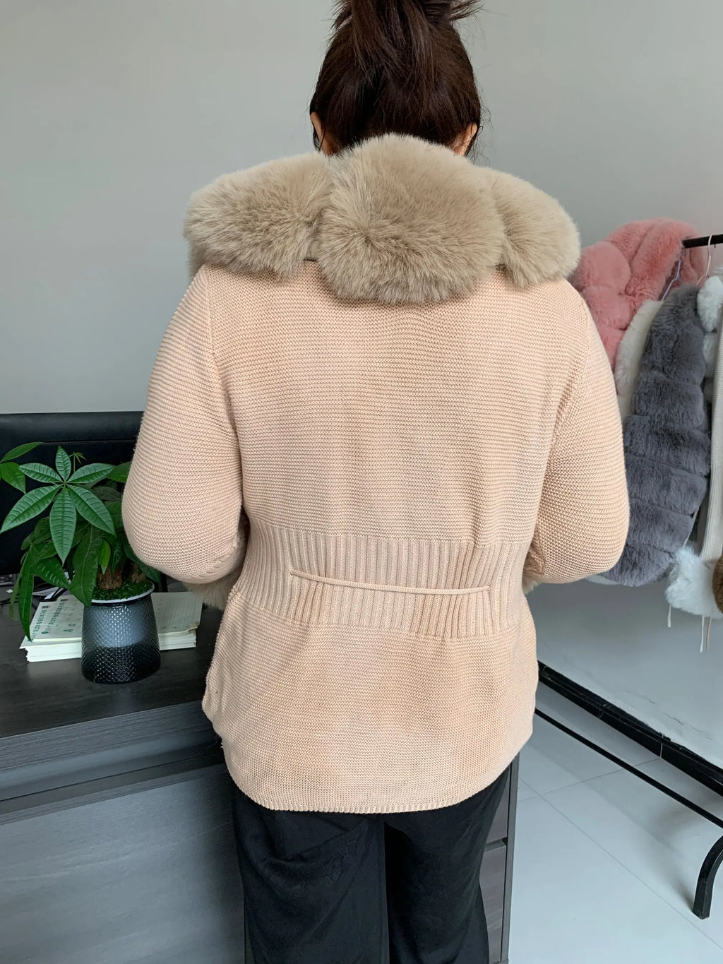 Women Faux Fur Knit Sweater cardigan Spring Autumn elegant Knitted sweater with faux fox fur collar Ladies Fashion Coat fur coat