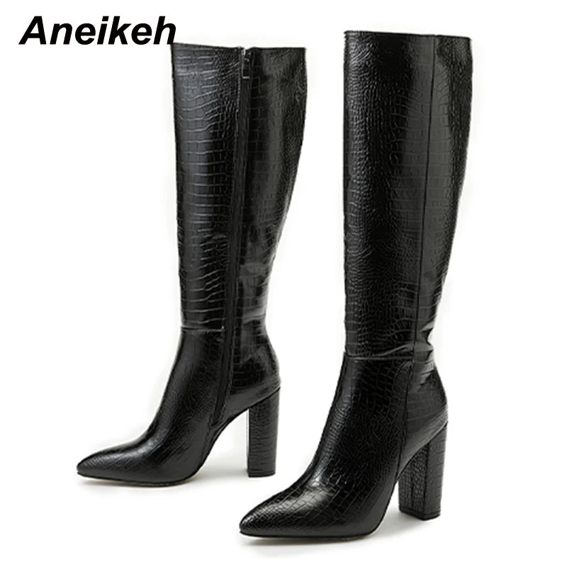 Aneikeh Pointed Thick Heels Knee Long Boots Women's 2025 Spring/Autumn Patent Leather Crocodile Pattern Panel Side Zipper Boots